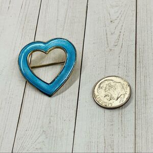 Aksel Holmsen VTG Enameled Heart Brooch‎